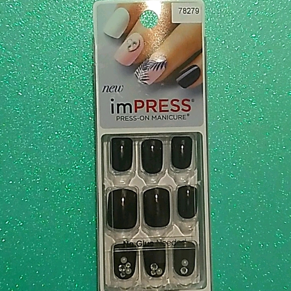 IMPRESS PRESS ON NAILS